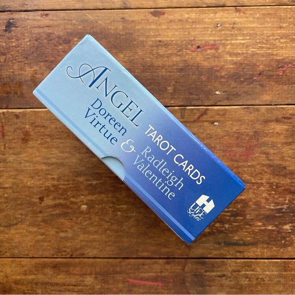 Doreen Virtue & Radleigh Valentine Angel Tarot Cards / 78 Card Deck +Book + Box - Picture 5 of 6